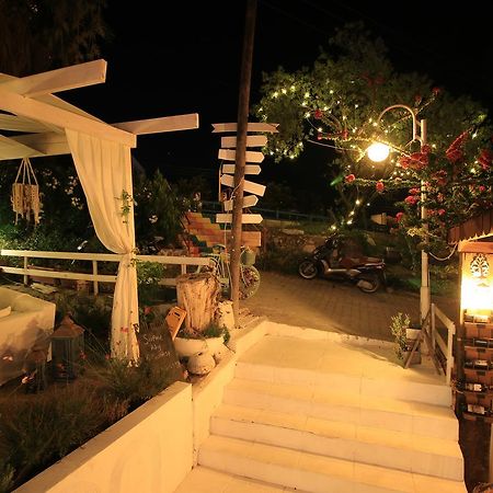 Fullmoon Rooms Cesme Exterior foto