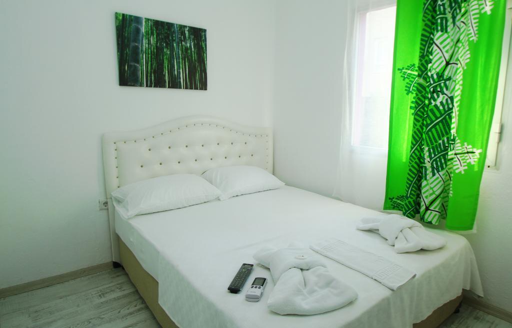 Fullmoon Rooms Cesme Exterior foto