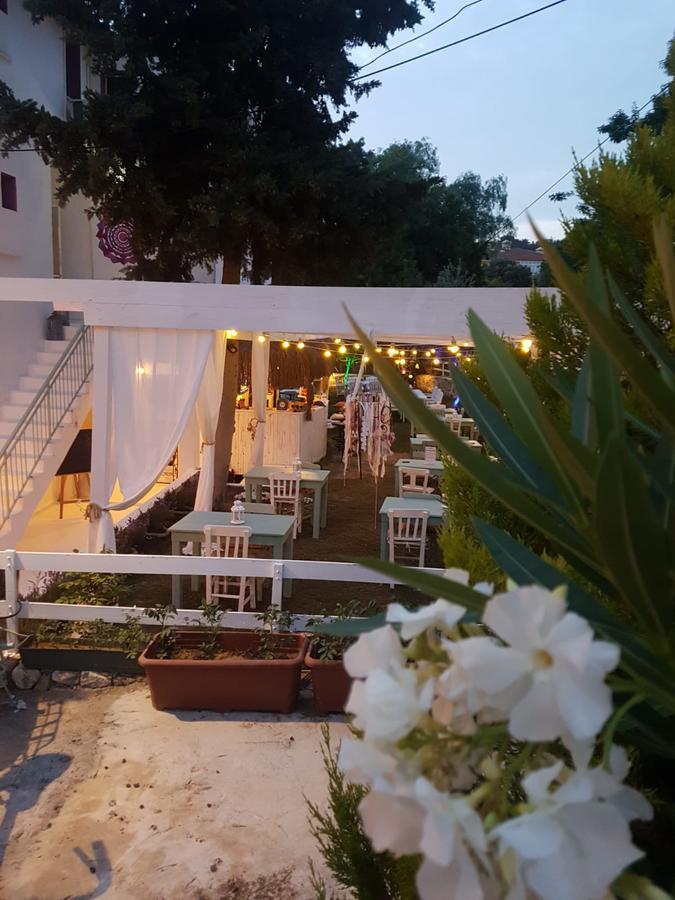 Fullmoon Rooms Cesme Exterior foto