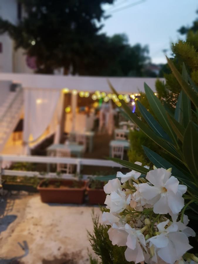 Fullmoon Rooms Cesme Exterior foto