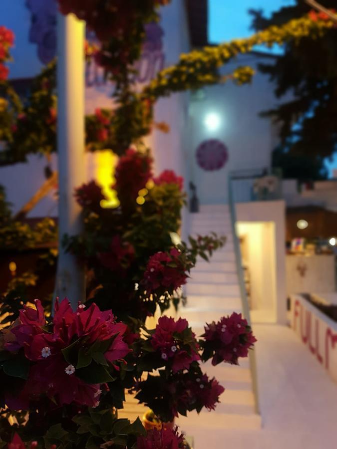 Fullmoon Rooms Cesme Exterior foto